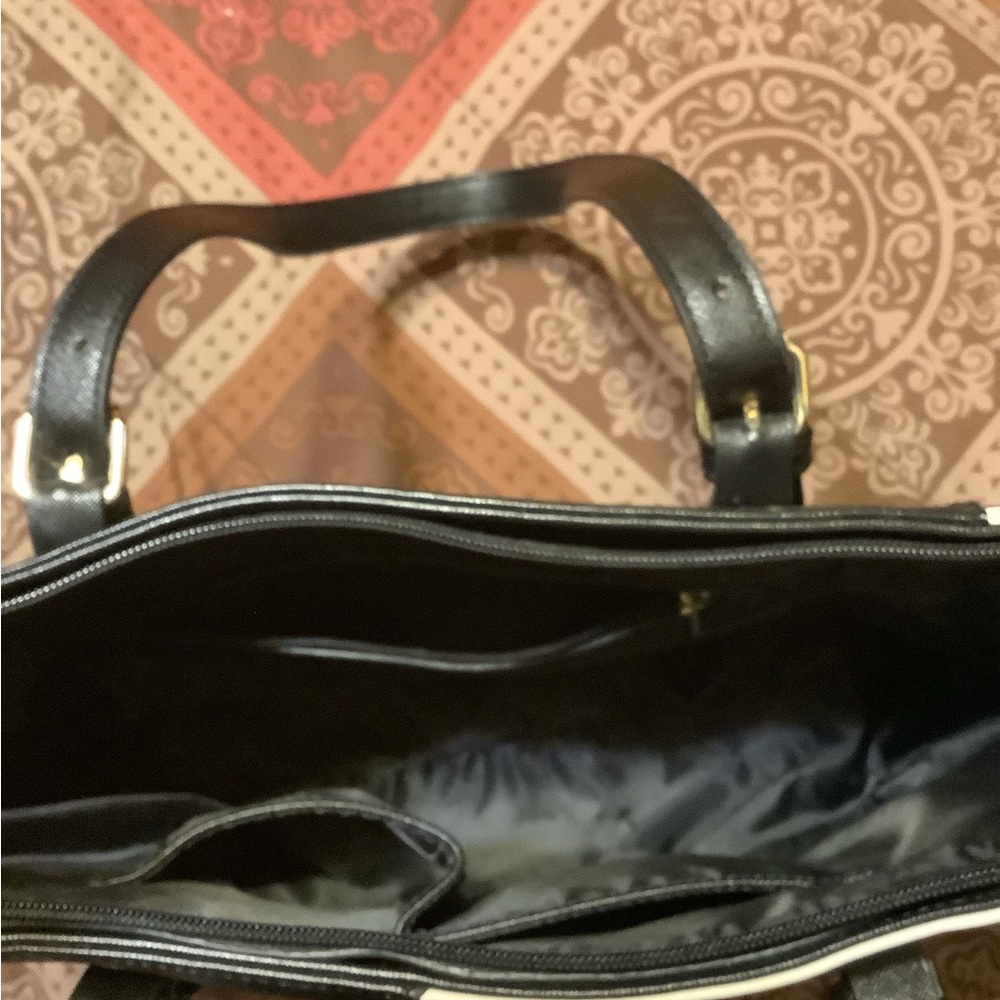 Colorblock Tote - Picture 4 of 6